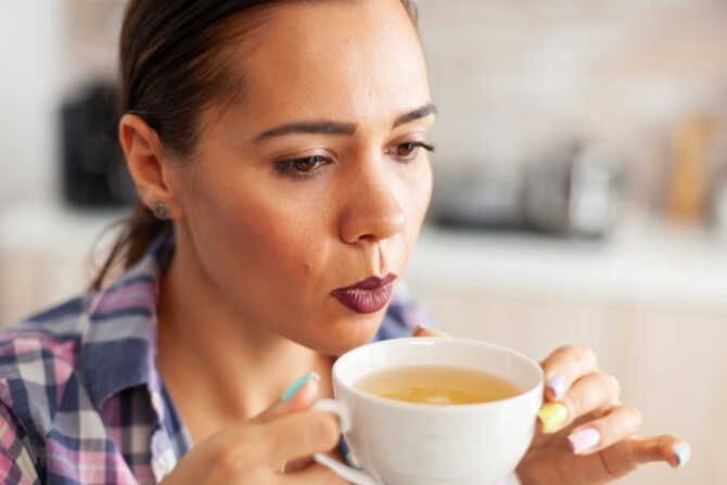 benefits of green tea for skin and hair